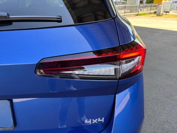 Skoda Superb Combi 2.0 TSI DSG 4x4 Selection +AHK+BHZFS+NAVI+RFK+