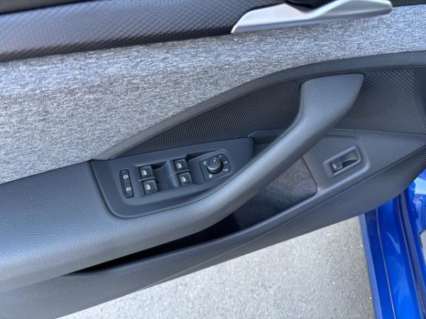 Skoda Superb Combi 2.0 TSI DSG 4x4 Selection +AHK+BHZFS+NAVI+RFK+