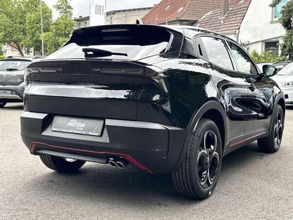 Alfa Romeo Junior 1.2 VGT Mild-Hybrid Speciale +Tech Paket
