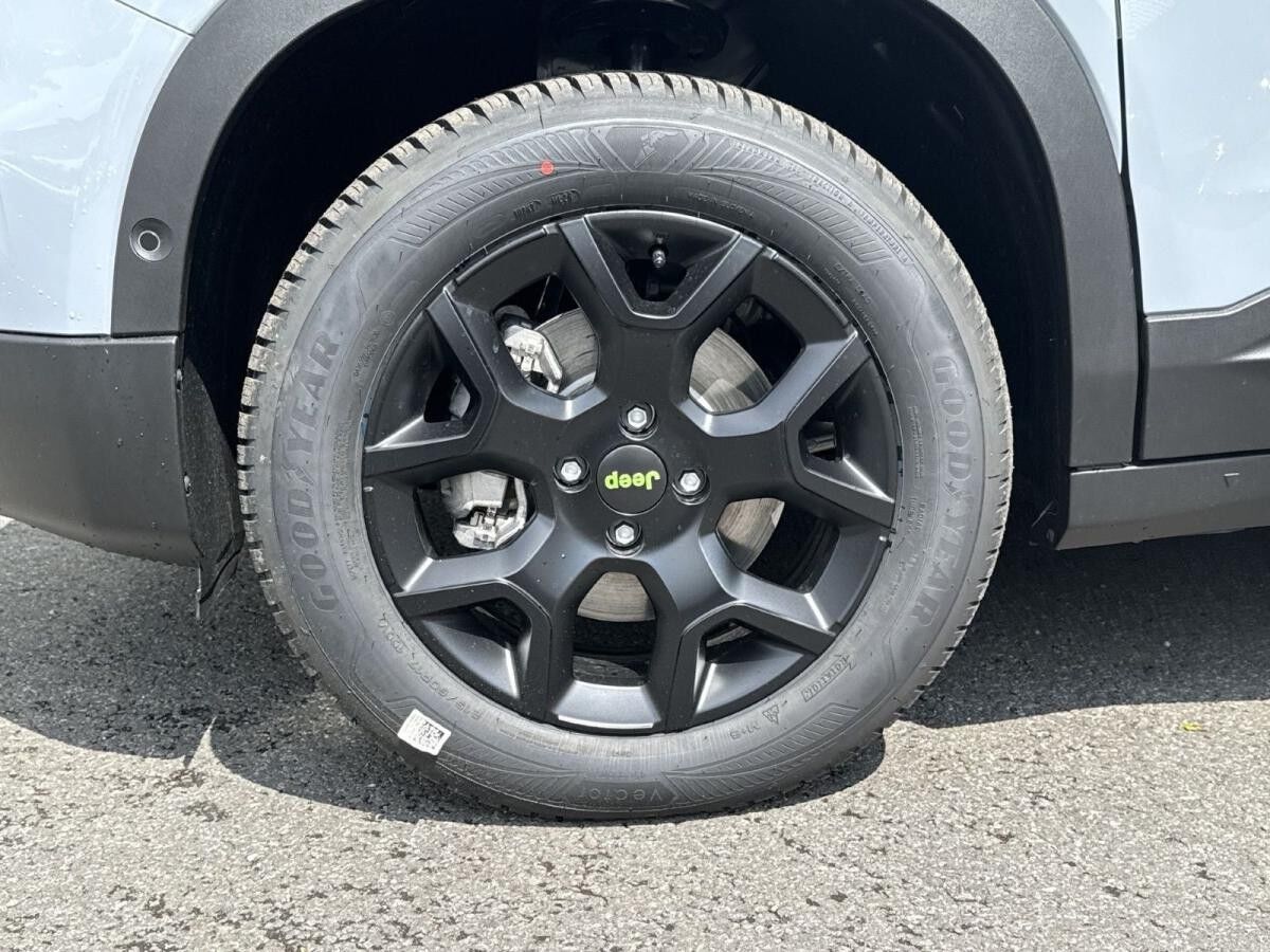 Jeep Avenger Upland 1,2l T3 4xe eAWD