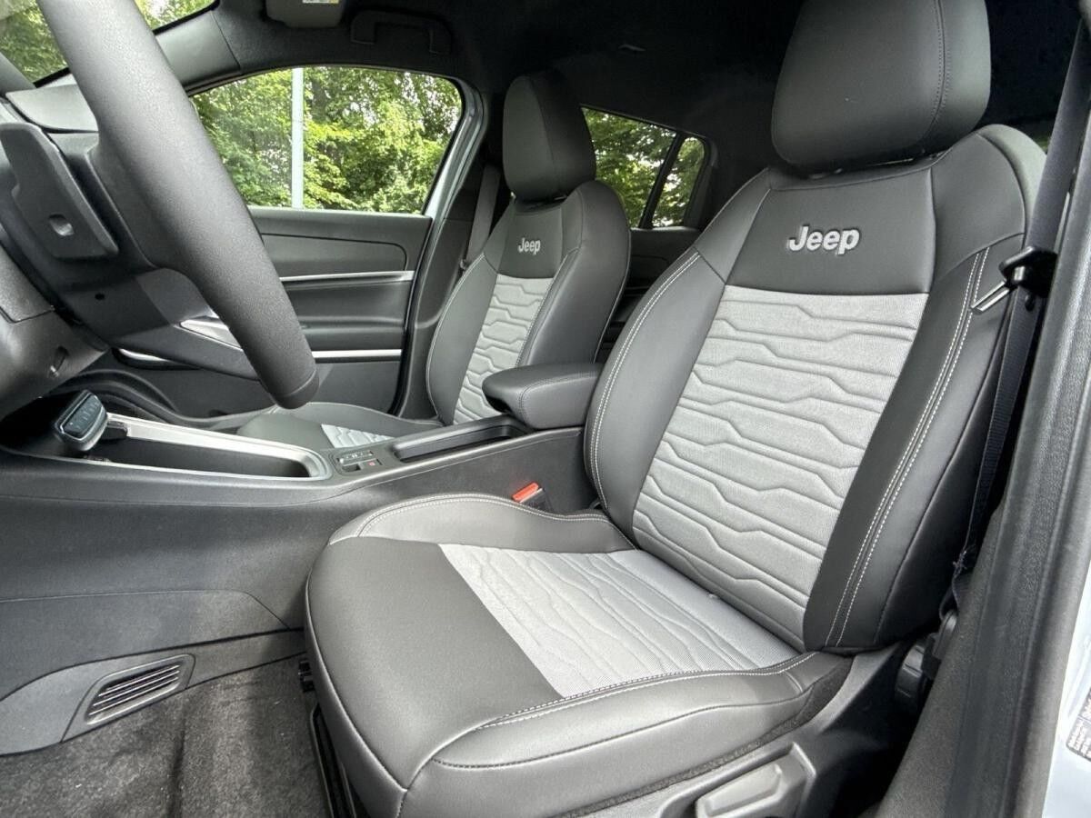 Jeep Avenger Upland 1,2l T3 4xe eAWD