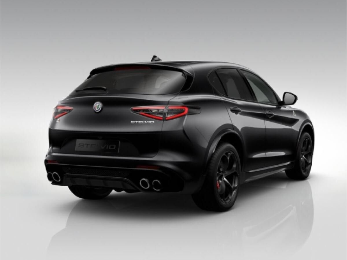 Alfa Romeo Stelvio Quadrifoglio Q4 2.9 V6 AKRAPO* Navi Rückfahrkam. **NUR FÜR GEWERBE**