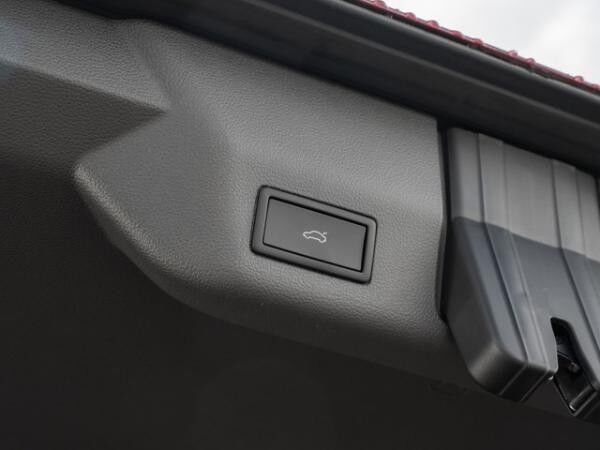 Volkswagen T7 Multivan "GOAL" 2,0 l TDI 7-Gang-DSG AHK, Standheizung