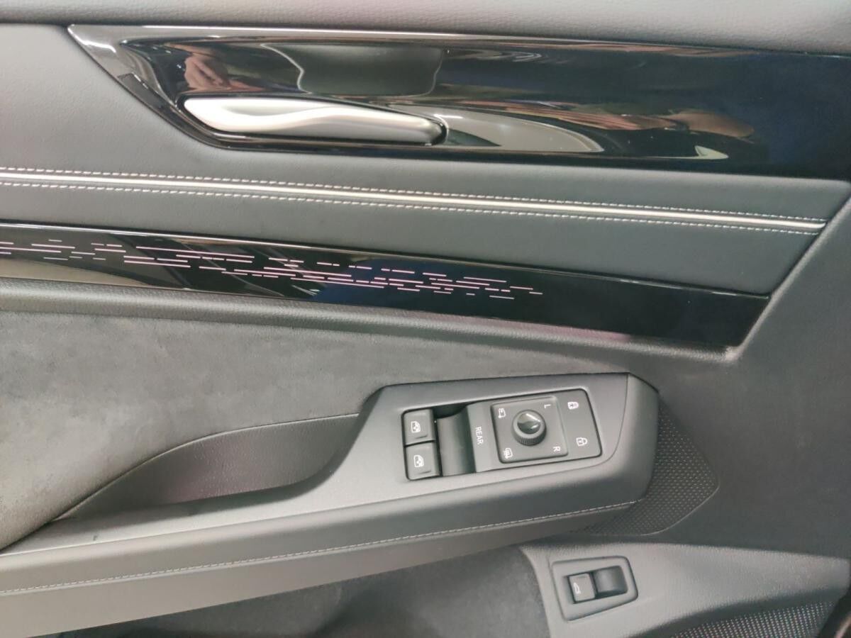 Volkswagen ID.7 Tourer Pro h/AHK/Matrix/Wärmepu/02.30Garantie