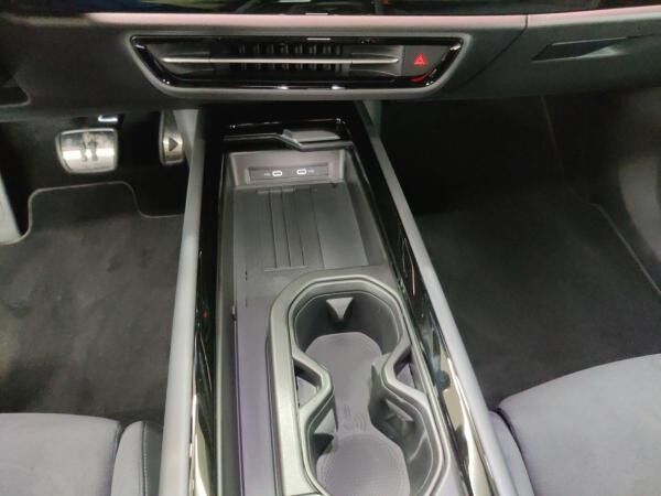 Volkswagen ID.7 Tourer Pro h/AHK/Matrix/Wärmepu/02.30Garantie