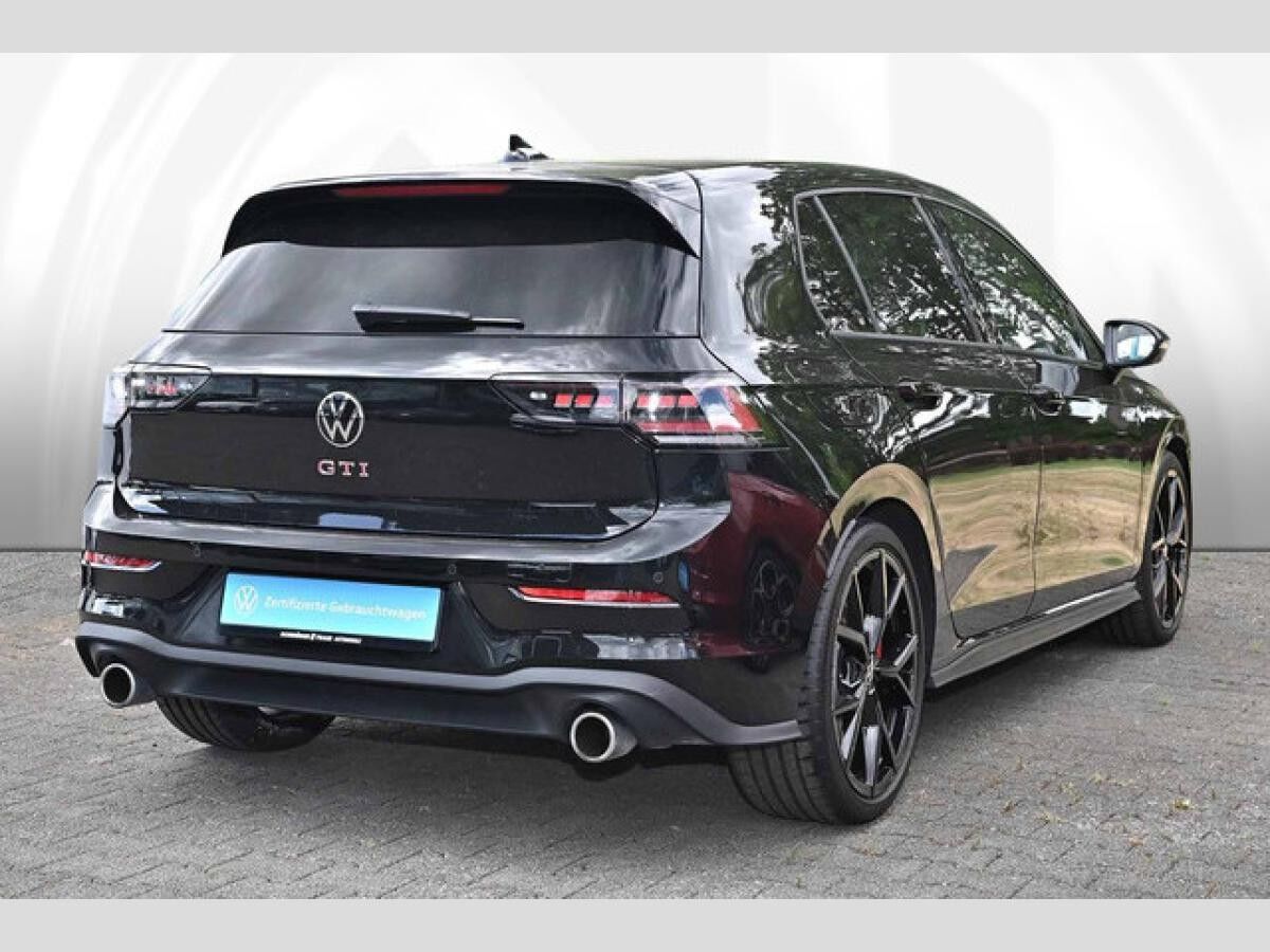 Volkswagen Golf VIII 2.0 TSI DSG GTI Black Style