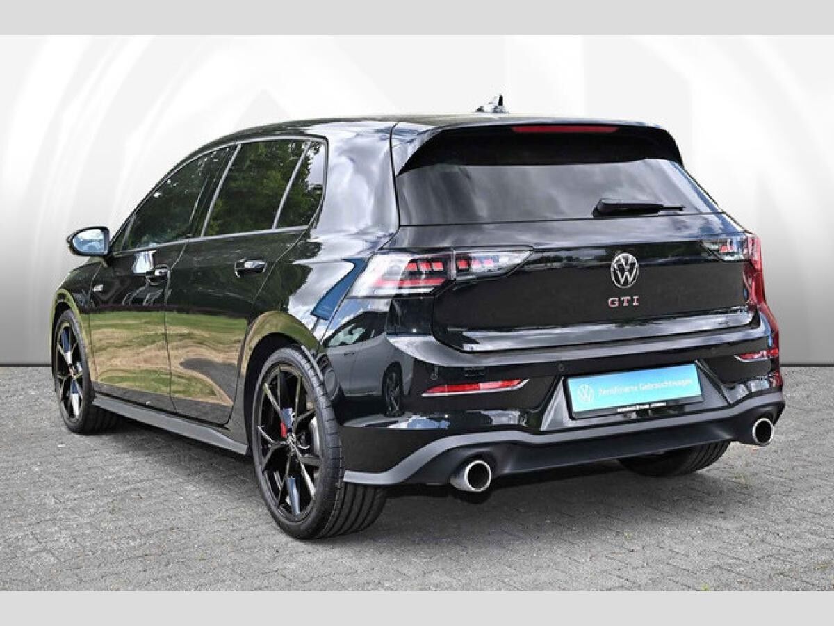 Volkswagen Golf VIII 2.0 TSI DSG GTI Black Style