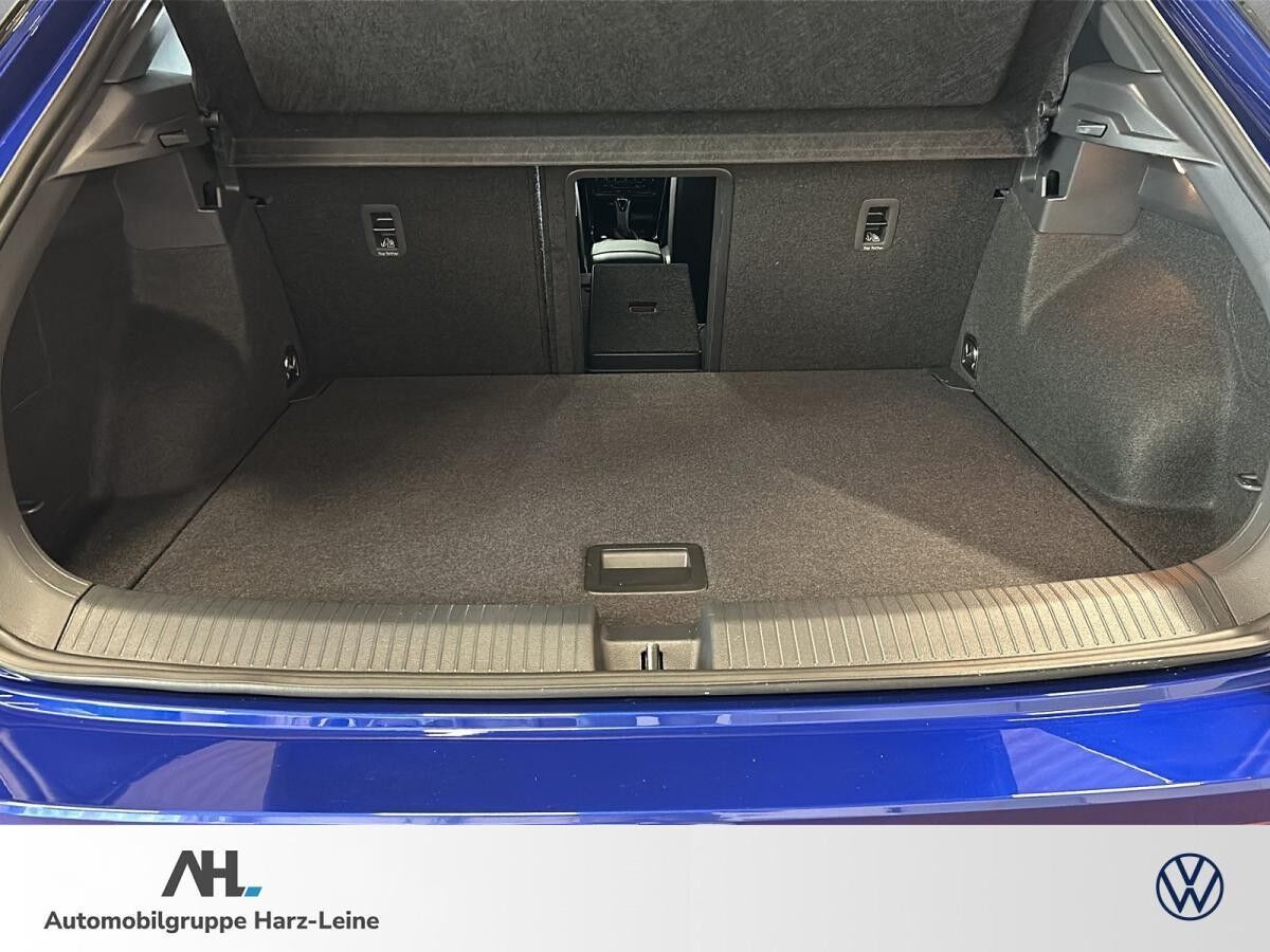 Volkswagen T-Roc R-Line 1.5 l TSI DSG *BLACK*NAVI*RFK*IQ.LIGHT*