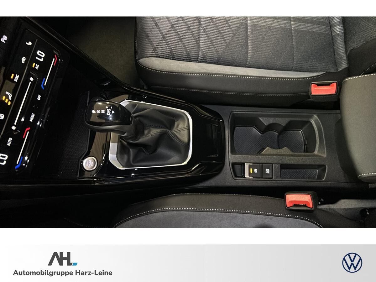 Volkswagen T-Roc R-Line 1.5 l TSI DSG *BLACK*NAVI*RFK*IQ.LIGHT*