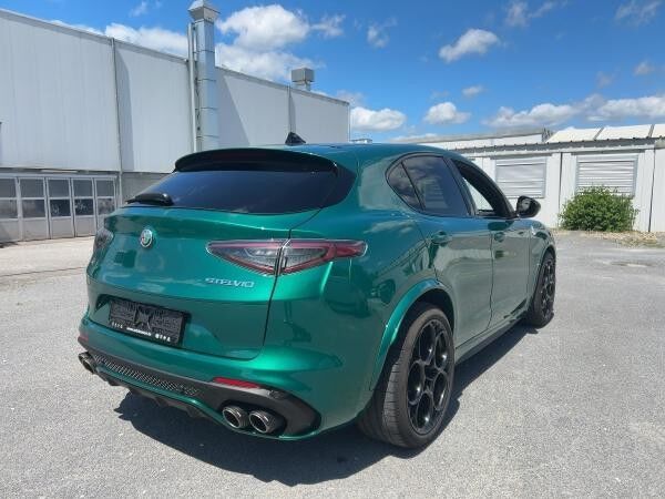 Alfa Romeo Stelvio Quadrifoglio ABSOLUT VOLL Keramikbremsen