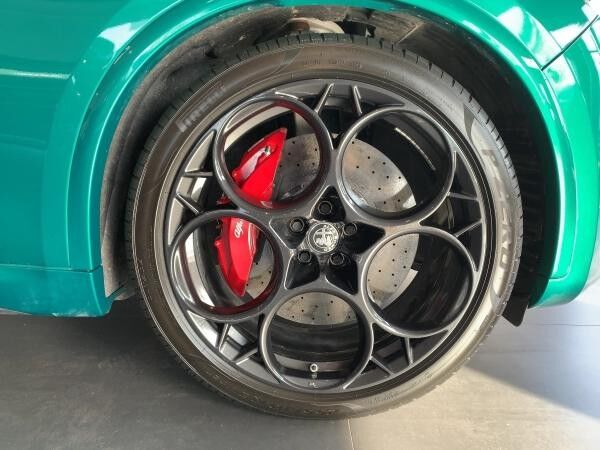 Alfa Romeo Stelvio Quadrifoglio ABSOLUT VOLL Keramikbremsen