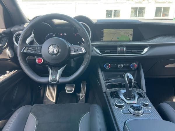 Alfa Romeo Stelvio Quadrifoglio ABSOLUT VOLL Keramikbremsen
