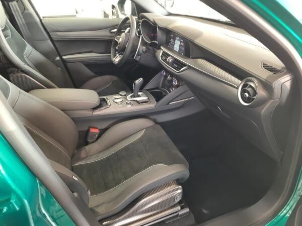 Alfa Romeo Stelvio Quadrifoglio ABSOLUT VOLL Keramikbremsen
