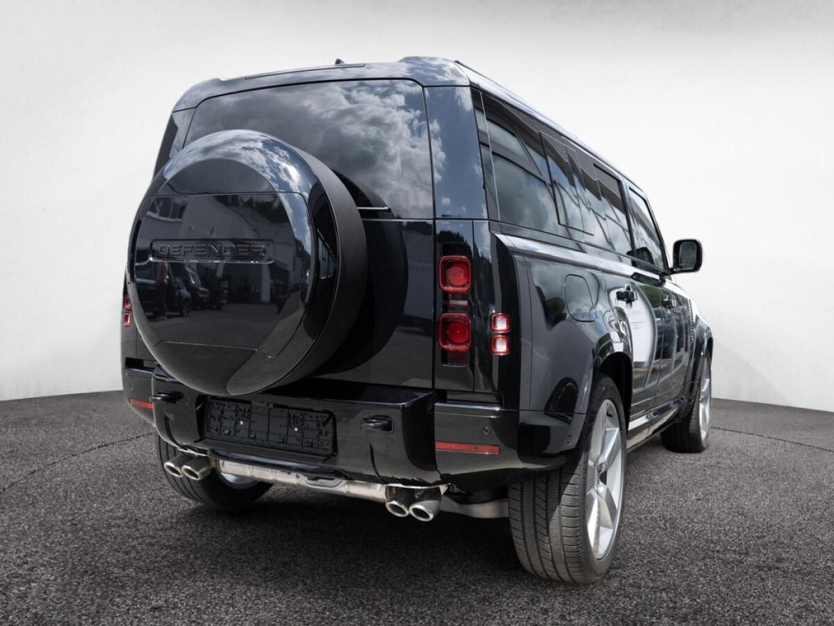 Land Rover Defender P425 X-Dynamic HSE