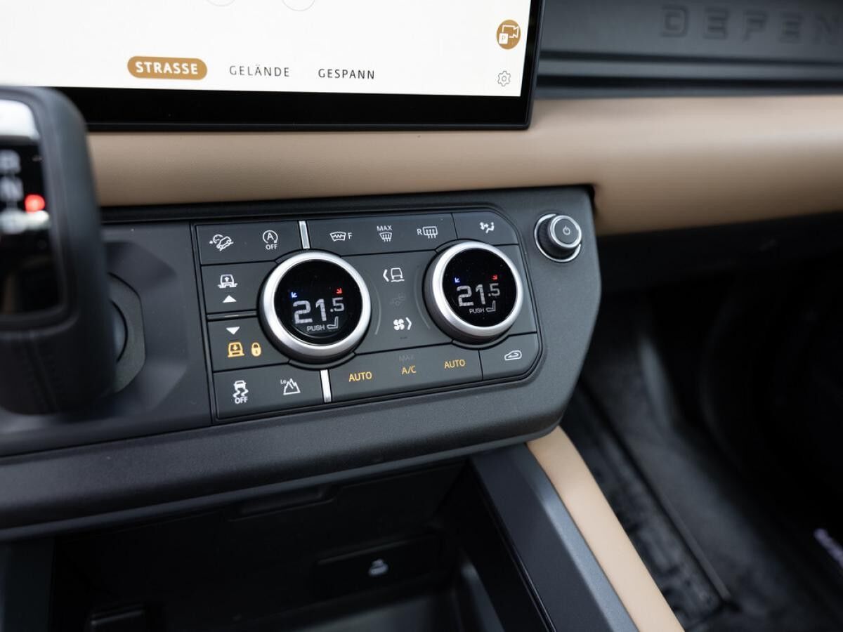 Land Rover Defender P425 X-Dynamic HSE