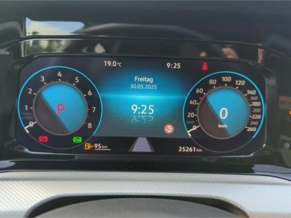 Volkswagen Golf Variant VIII Move 1.0 eTSI DSG AHK,NAV,MFK,ACC,LED