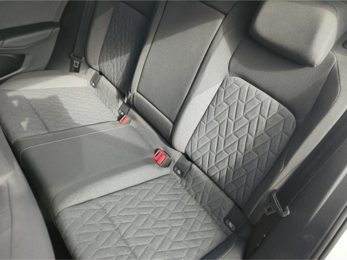 Volkswagen Golf Variant VIII Move 1.0 eTSI DSG AHK,NAV,MFK,ACC,LED