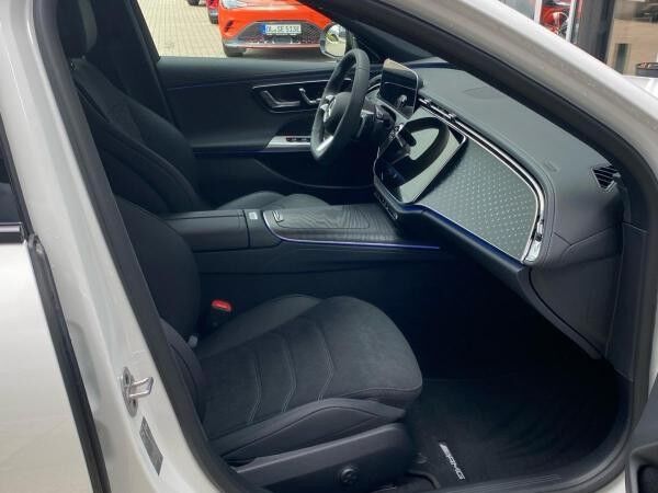 Mercedes-Benz E 200 AMG Distronic Pano Digital-Light AHK 360°K