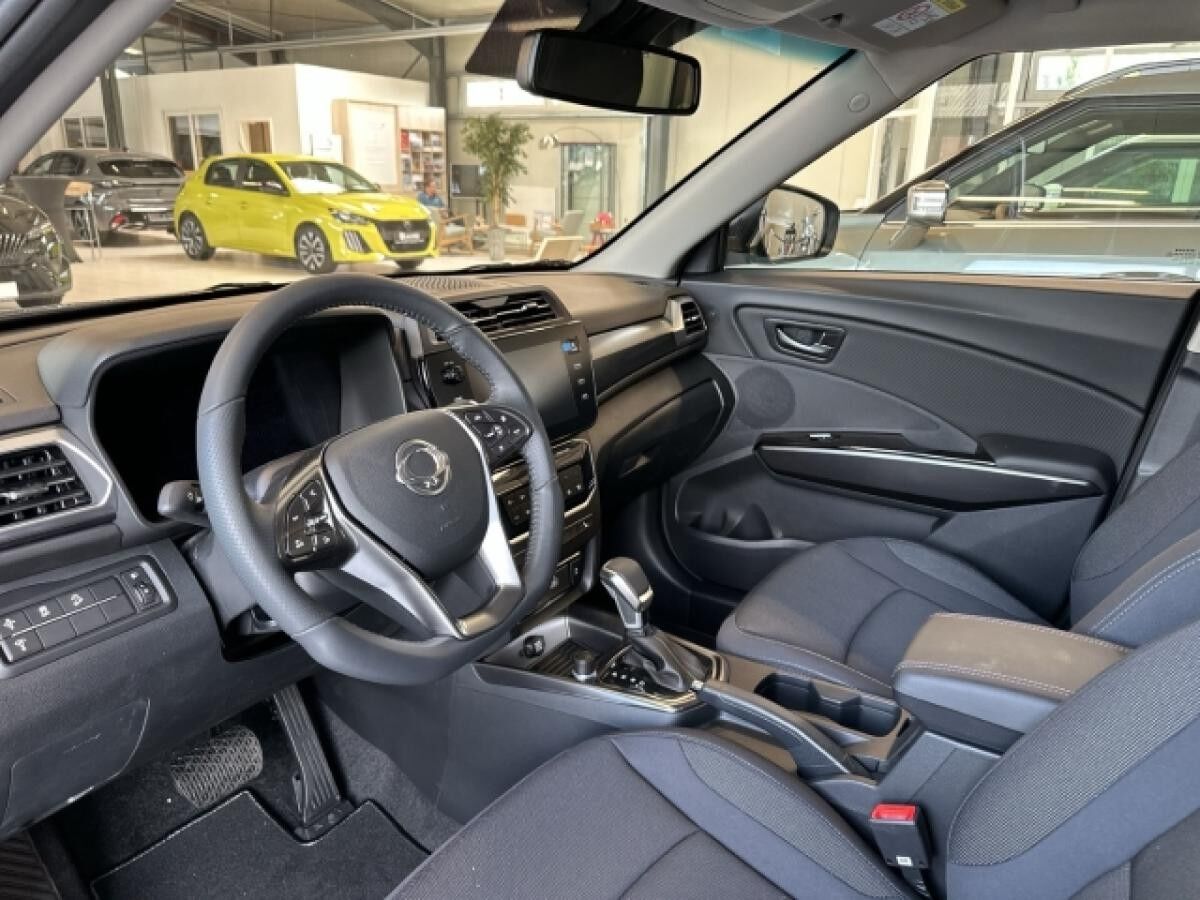 SsangYong Tivoli Nomad AT Navi LED CarPlay  SHZ.