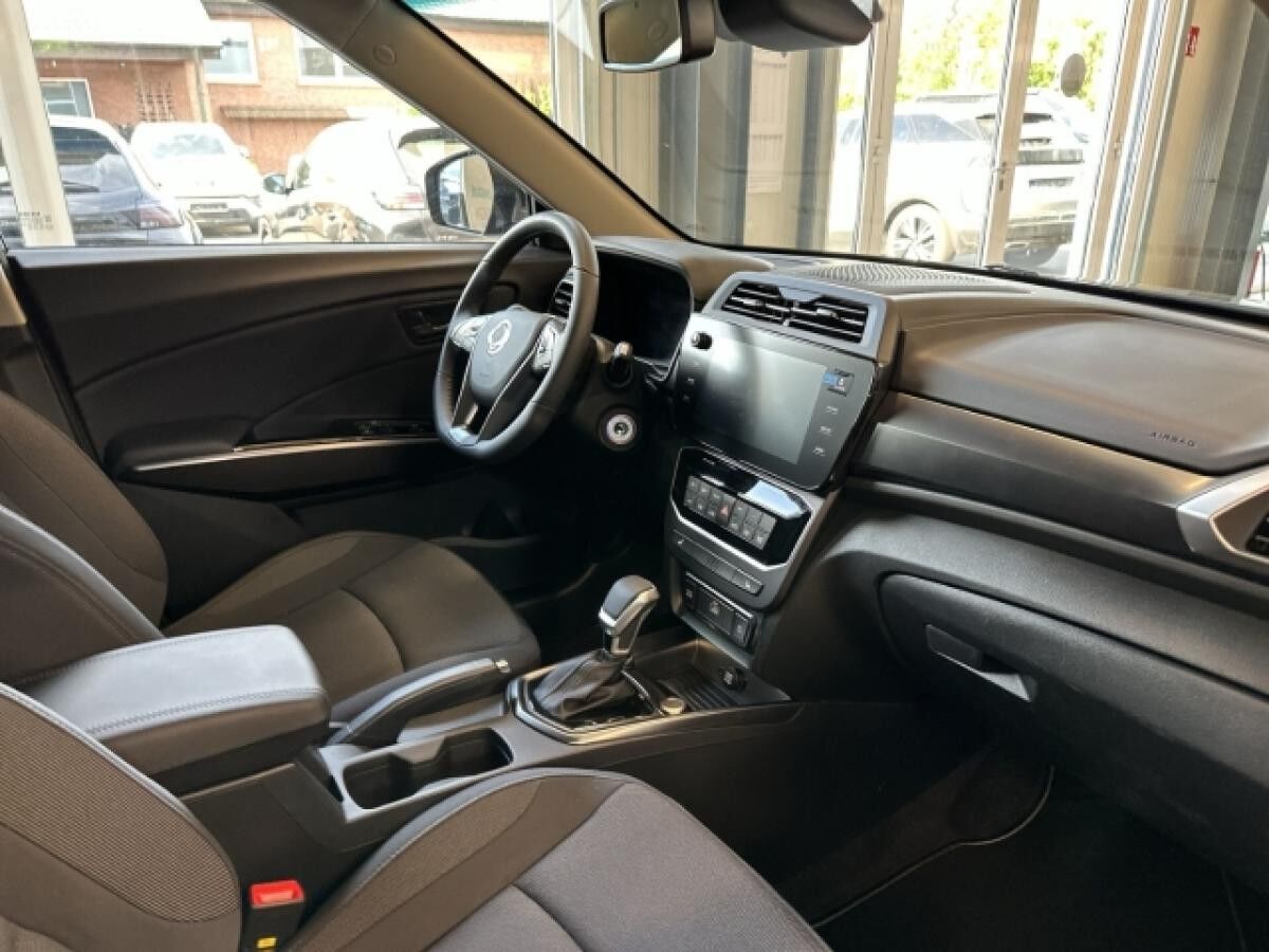 SsangYong Tivoli Nomad AT Navi LED CarPlay  SHZ.
