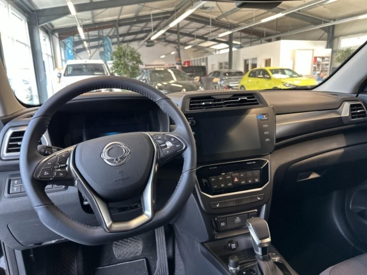 SsangYong Tivoli Nomad AT Navi LED CarPlay  SHZ.