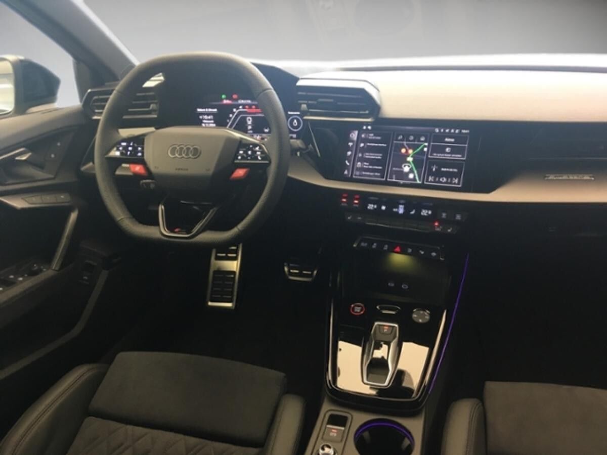 Audi RS3 Sportback 2.5 TFSI quattro LED Audi RS3 Sportback 2.5 TFSI quattro LED