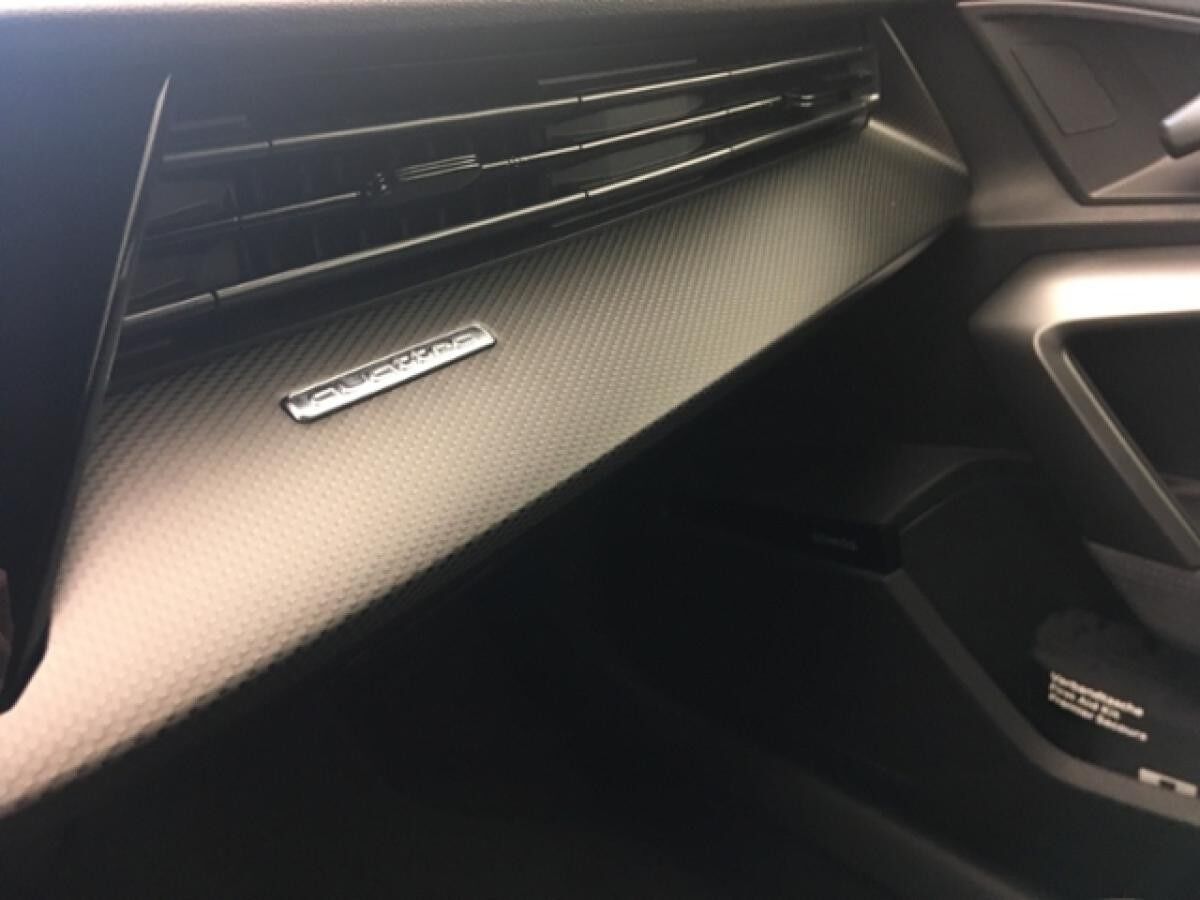 Audi RS3 Sportback 2.5 TFSI quattro LED Audi RS3 Sportback 2.5 TFSI quattro LED