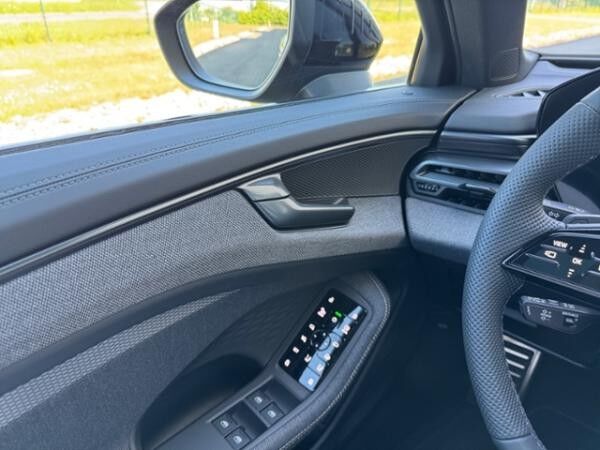 Audi A6 Avant 2.0 TDI quattro edition one NAVI