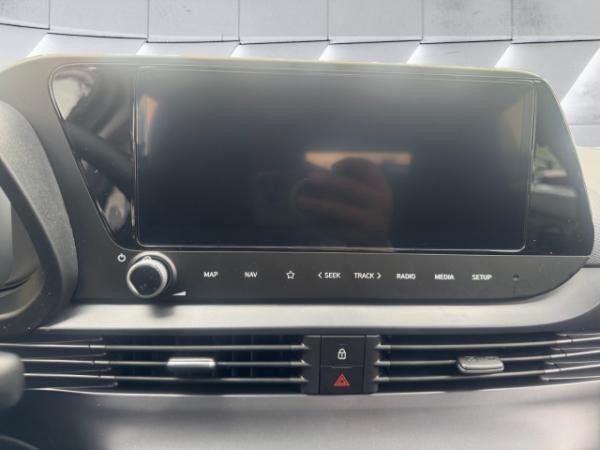 Hyundai i20 ''Select'' !!!September-Aktion!!! Funktionspaket Navi-und Rückfahrkamera
