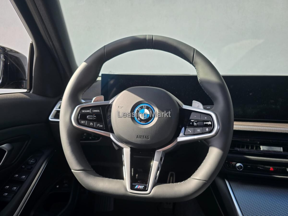BMW 330 e xDrive Automatik M Sportpaket Sport Aut.