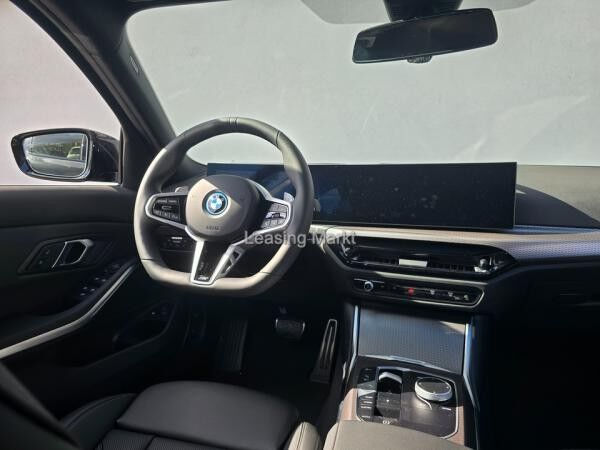 BMW 330 e xDrive Automatik M Sportpaket Sport Aut.