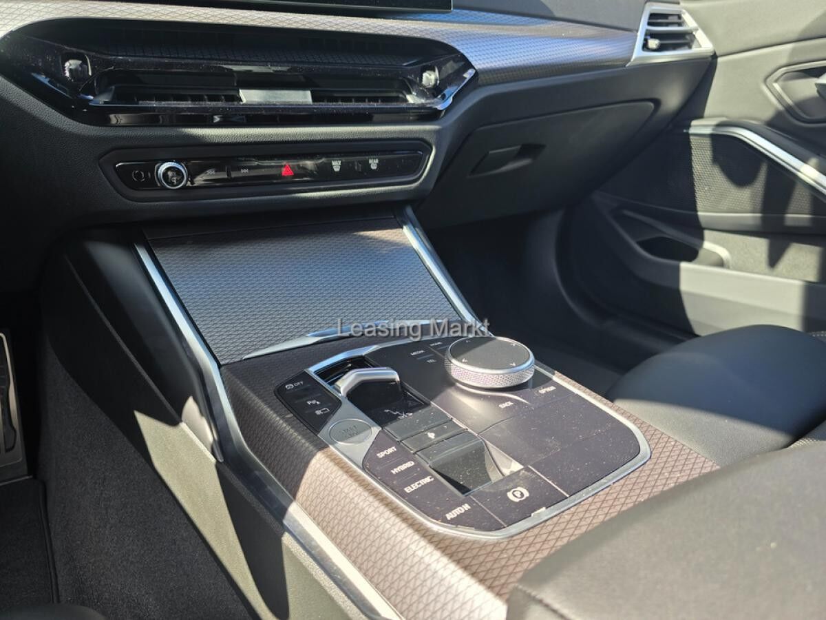 BMW 330 e xDrive Automatik M Sportpaket Sport Aut.