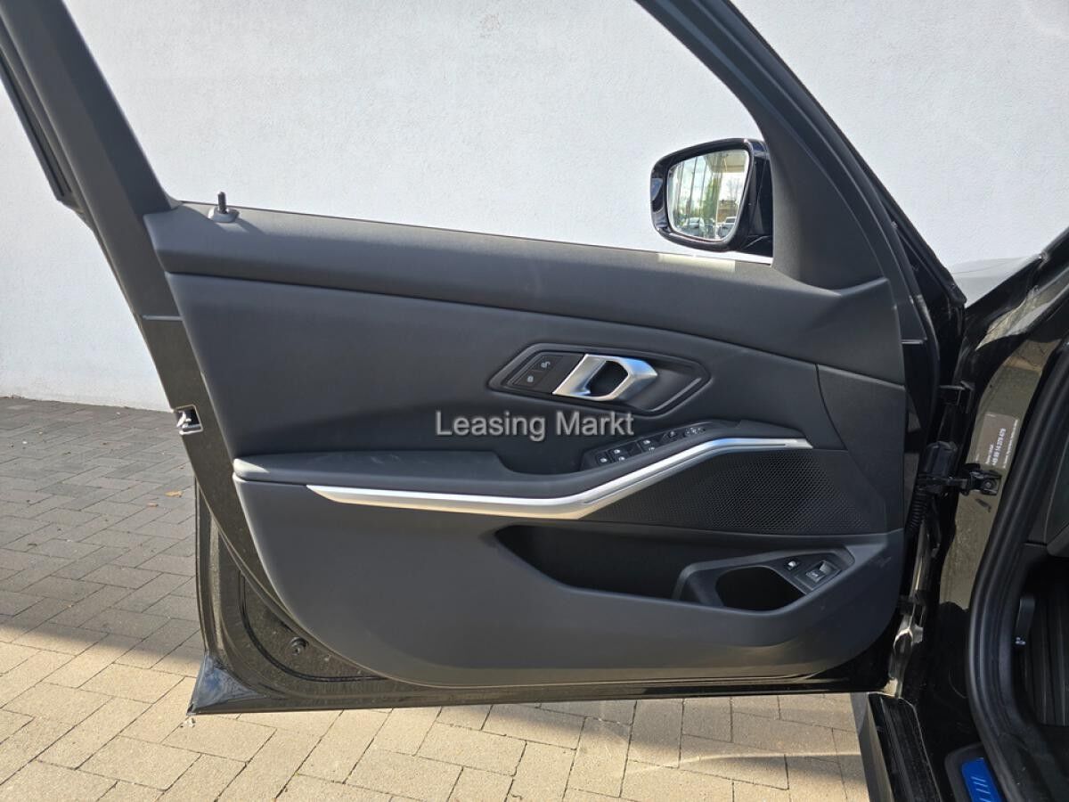 BMW 330 e xDrive Automatik M Sportpaket Sport Aut.