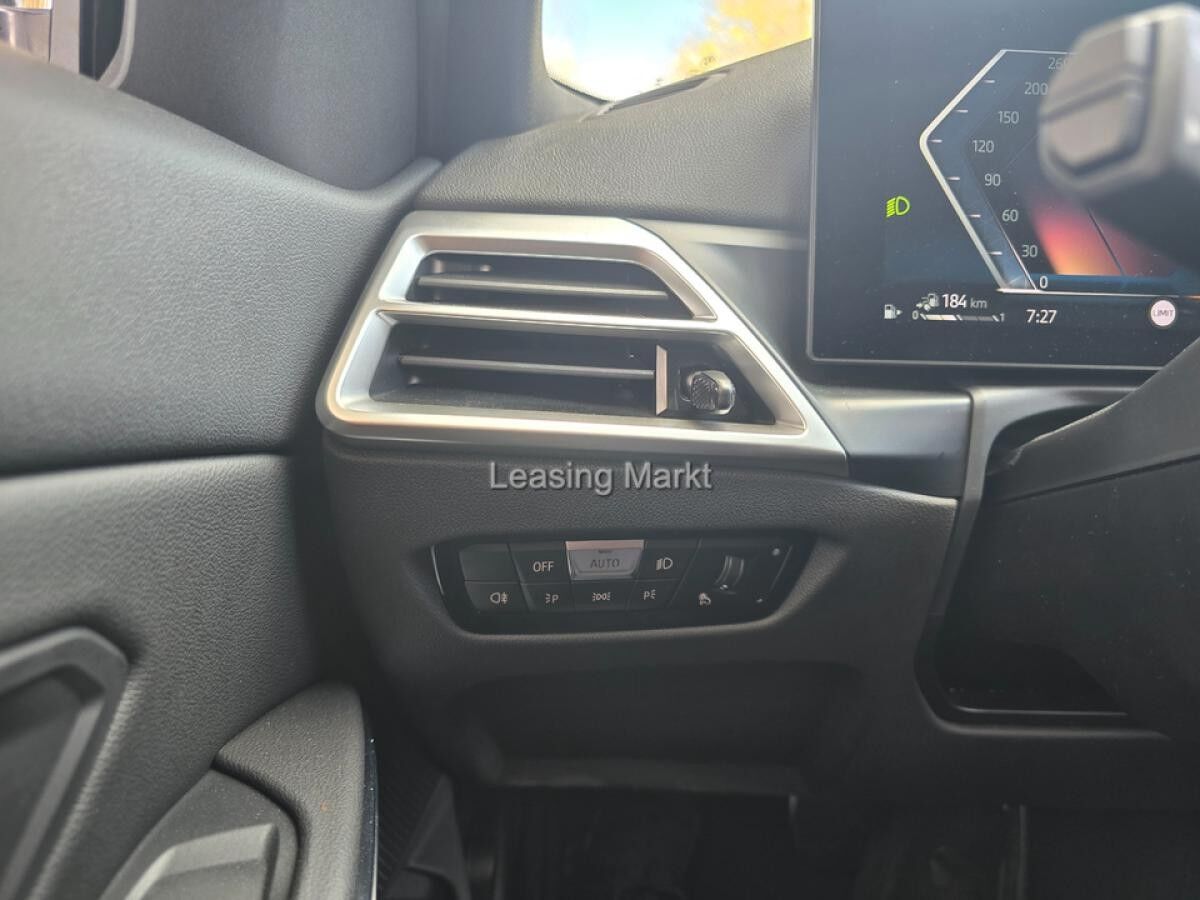 BMW 330 e xDrive Automatik M Sportpaket Sport Aut.