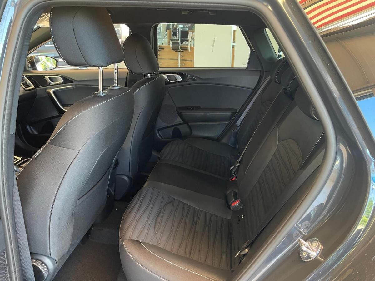 Kia Ceed SW 1.5T 140 DCT7 GTL + Technologie Paket + Design Paket 18 Zoll Felgen | SOFORT VERFÜGBAR