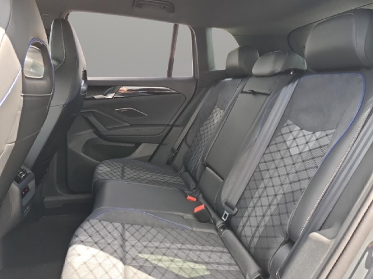 Volkswagen Tiguan 2.0 TDI DSG R-LINE+BLACKSTYLE+AHK+WR+HARM