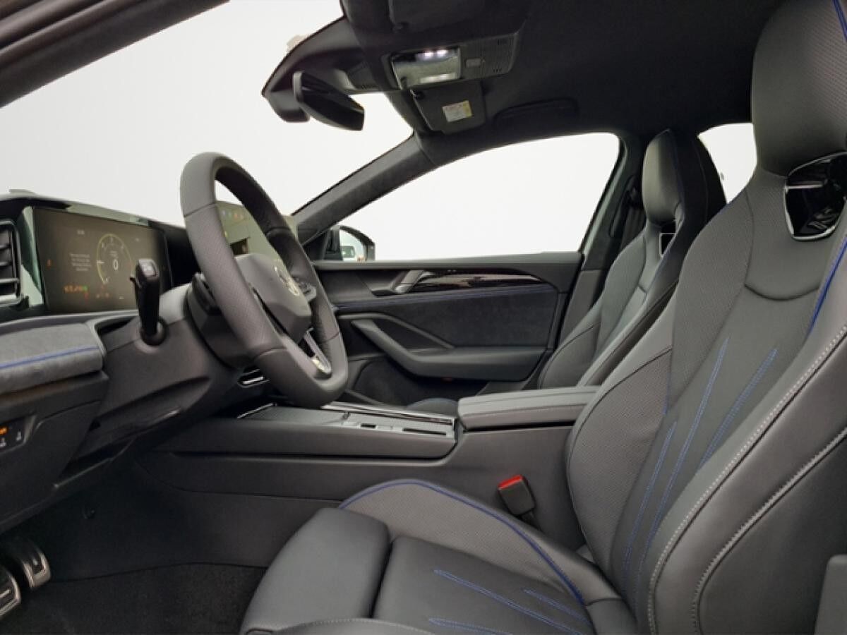 Volkswagen Passat R-Line 2,0 l TDI SCR 7-Ga