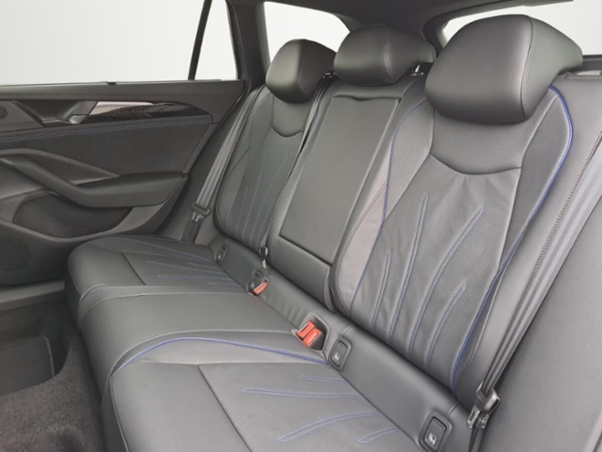 Volkswagen Passat R-Line 2,0 l TDI SCR 7-Ga