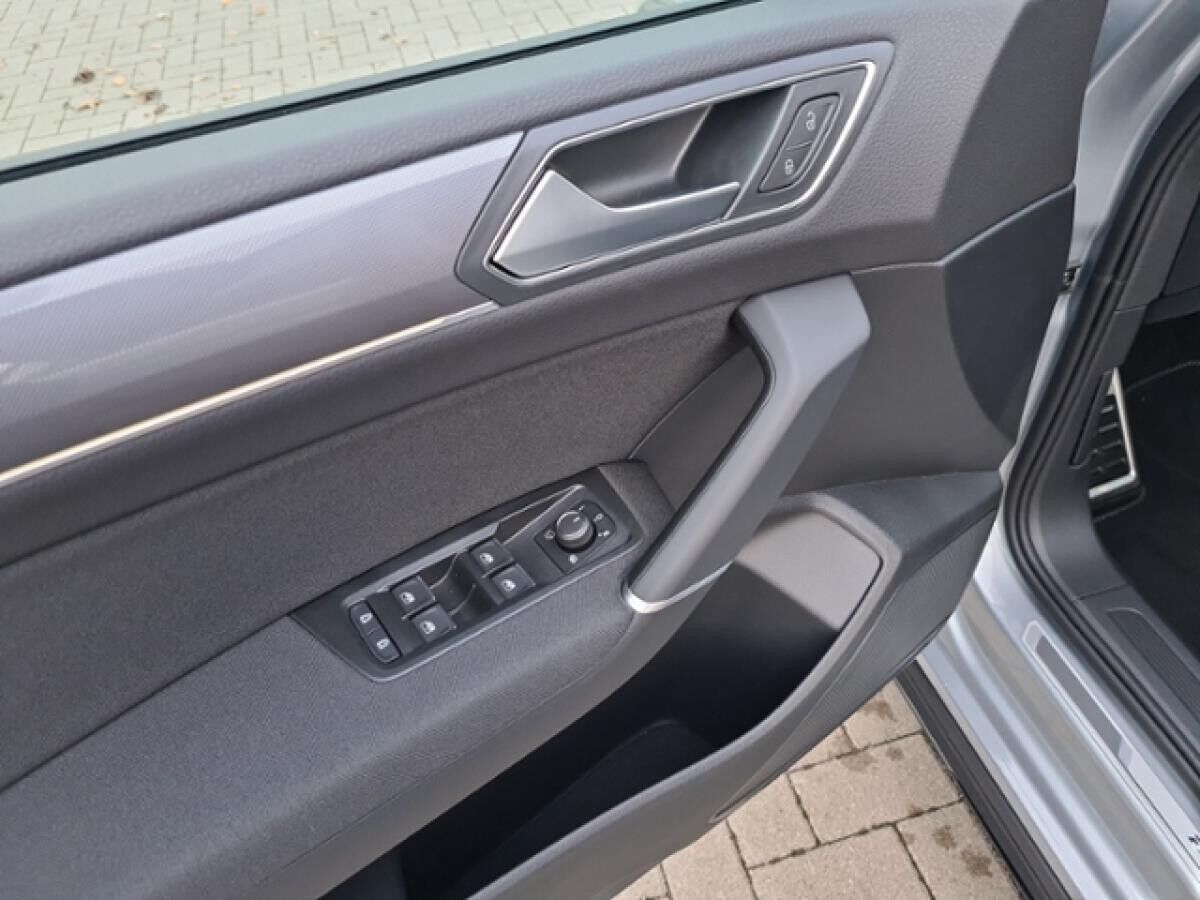 Volkswagen Touran 2.0 TDI DSG Highline+R-LINE+AHK+WR+STANDH
