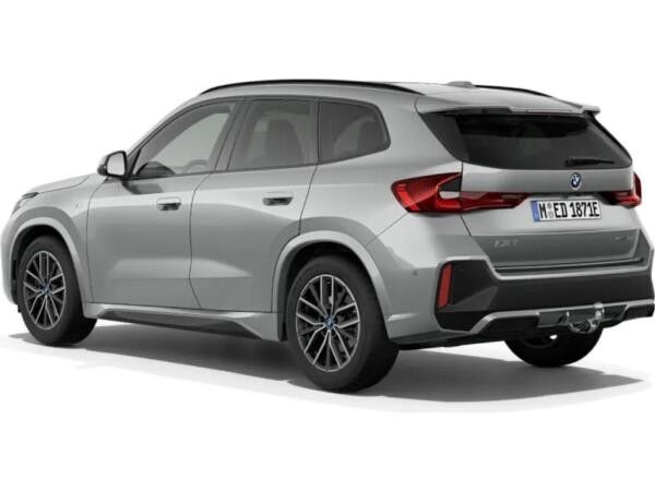 BMW iX1 eDrive20 0,25%DW+MSPORT+HEAD UP+LUXURY+18LM+PANO+AHK