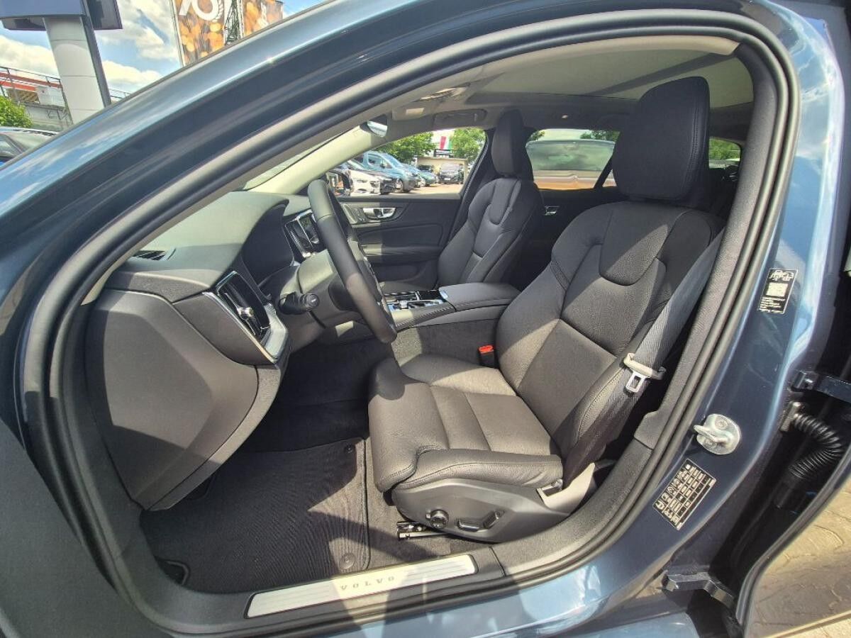 Volvo V60 T6 AWD Plus Dark+Lagom-Pak+Licht-Pak+SOFORT