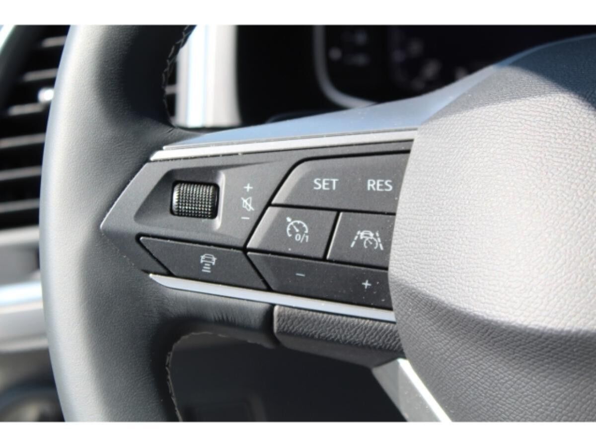 Seat Ateca 1.5 TSI DSG Xperience NAVI AHK LED KAMERA SHZ GRA 17