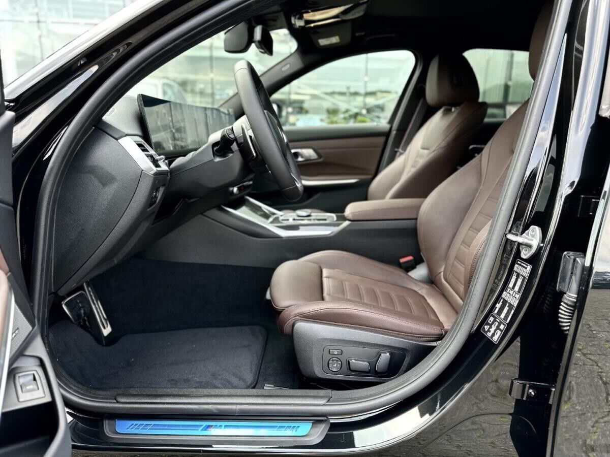 BMW 330 d xDrive Limousine M Sportpaket HK HiFi DAB