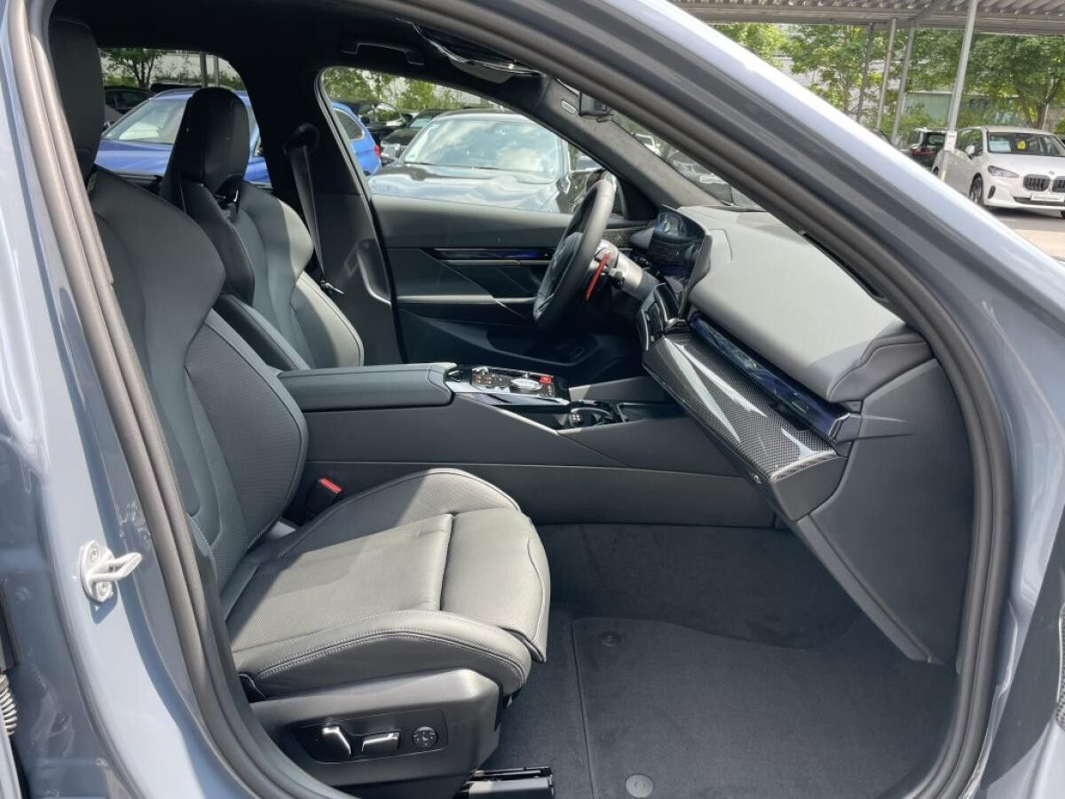 BMW M5 Limousine - Driving Assistent Professional - Bowers & Wilkins - Aktive Sitzlüftung