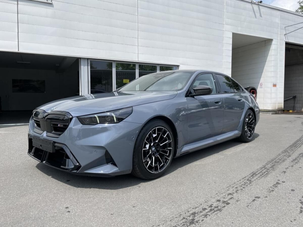 BMW M5 Limousine - Driving Assistent Professional - Bowers & Wilkins - Aktive Sitzlüftung