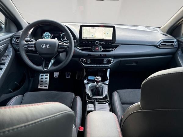 Hyundai i30 (MY25) 1.5 T-GDI (140PS) 48V 6-MT 2WD N LINE Sitz-Paket, Panoramadach