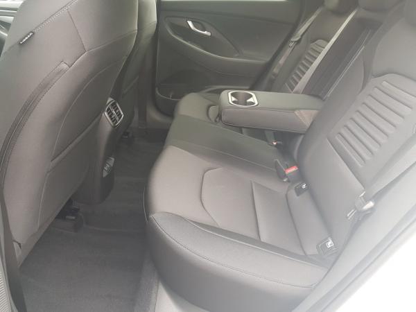 Hyundai i30 cw 1.0 T-GDI Advantage *LED*NAVI*LM