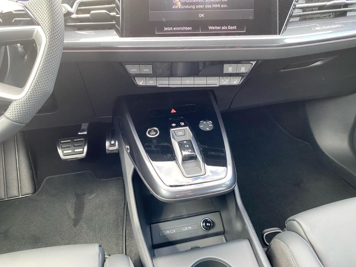 Audi Q4 e-tron 45 e-tron S-line Matrix Sonos ACC