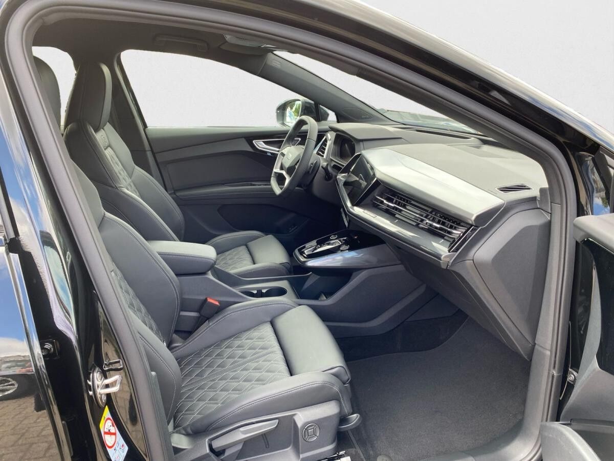 Audi Q4 e-tron 45 e-tron S-line Matrix Sonos ACC