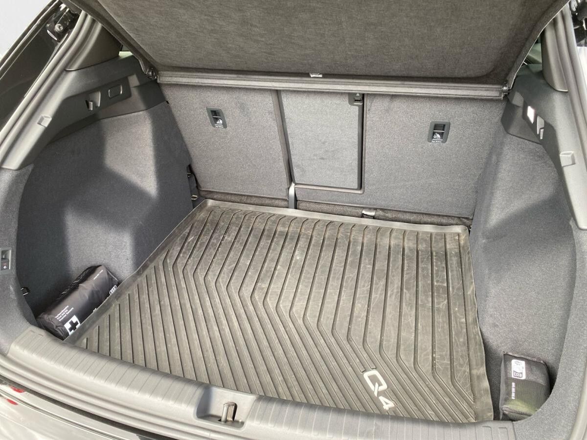 Audi Q4 e-tron 45 e-tron S-line Matrix Sonos ACC